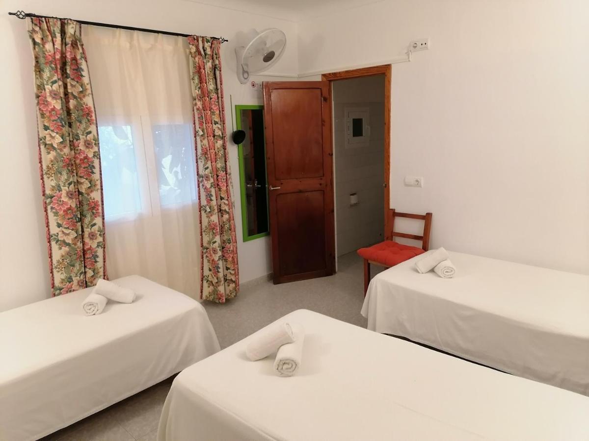 Hostal Pepe Sant Ferran de Ses Roques Bagian luar foto