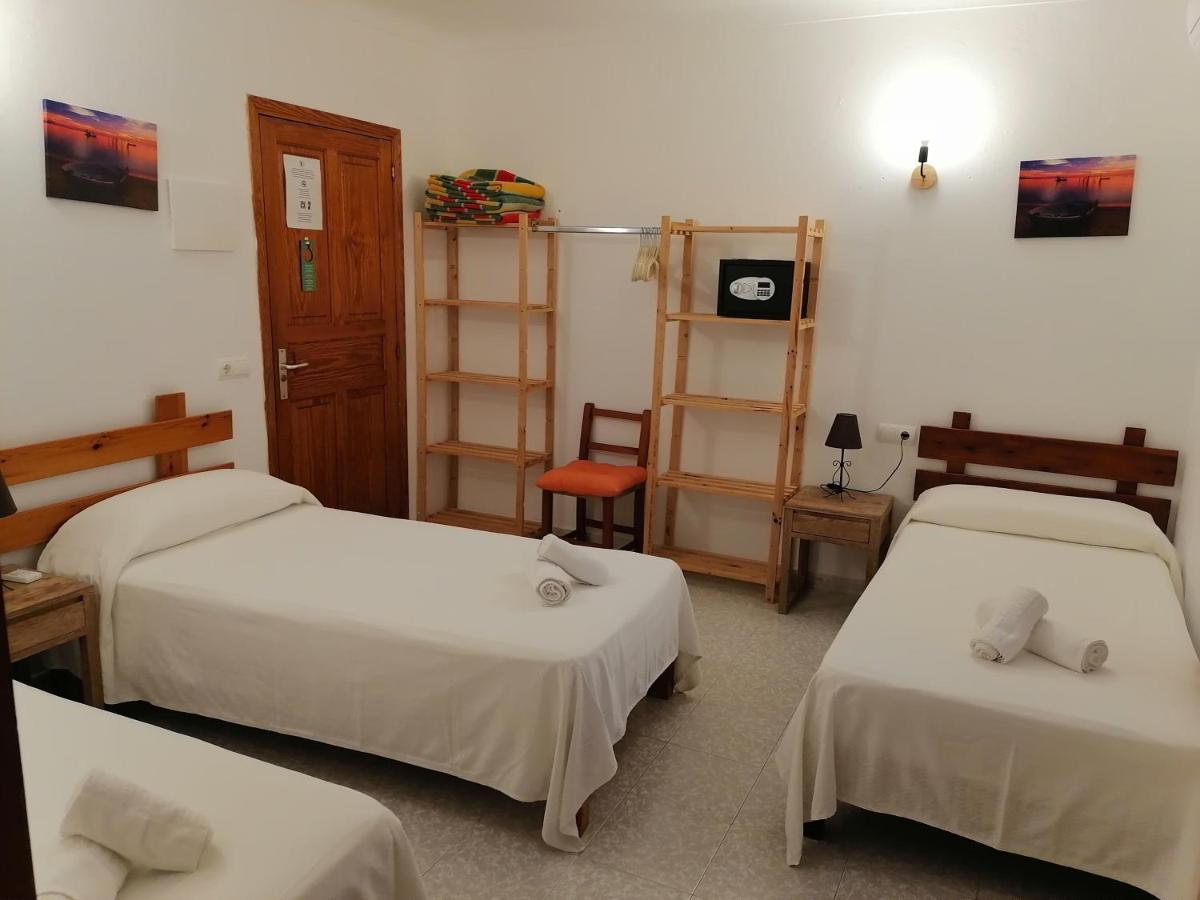 Hostal Pepe Sant Ferran de Ses Roques Bagian luar foto