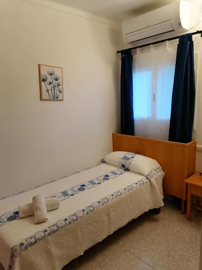 Hostal Pepe Sant Ferran de Ses Roques Bagian luar foto