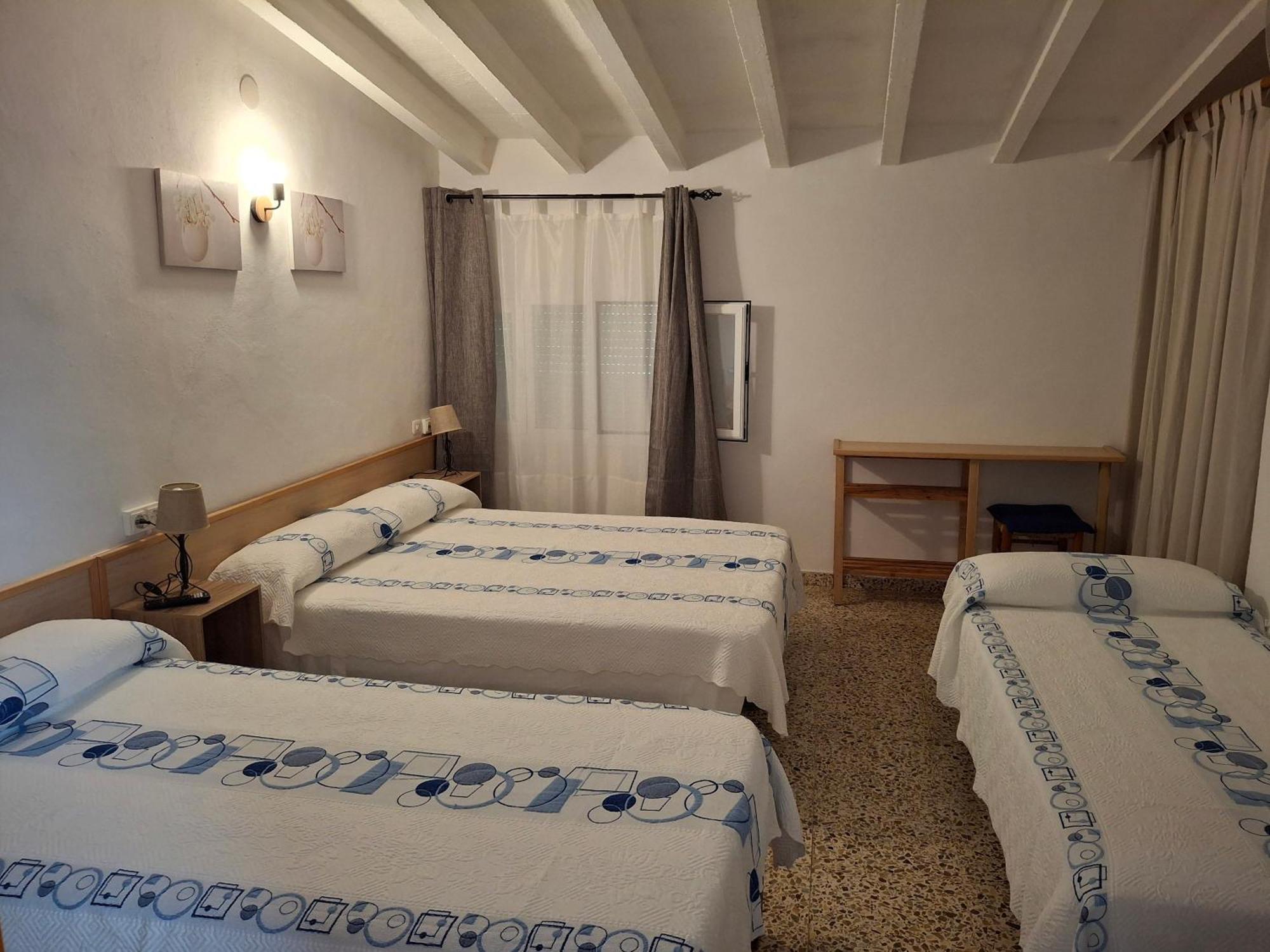Hostal Pepe Sant Ferran de Ses Roques Bagian luar foto