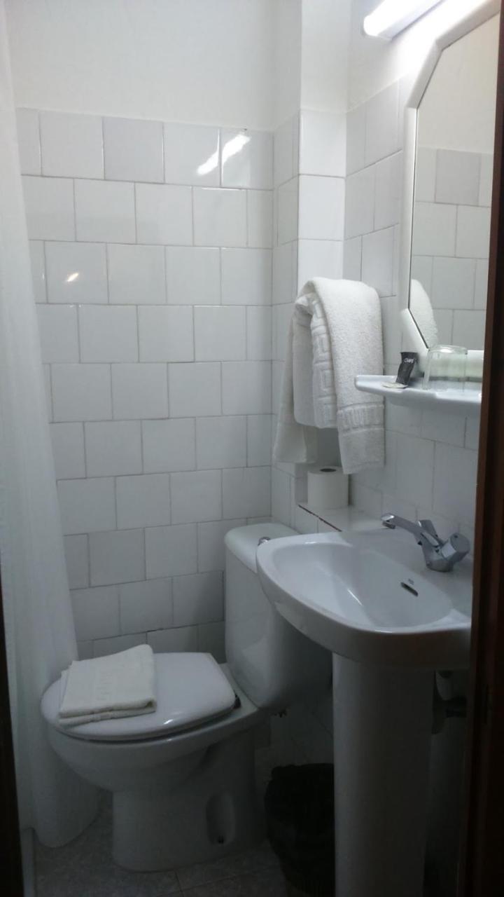 Hostal Pepe Sant Ferran de Ses Roques Bagian luar foto