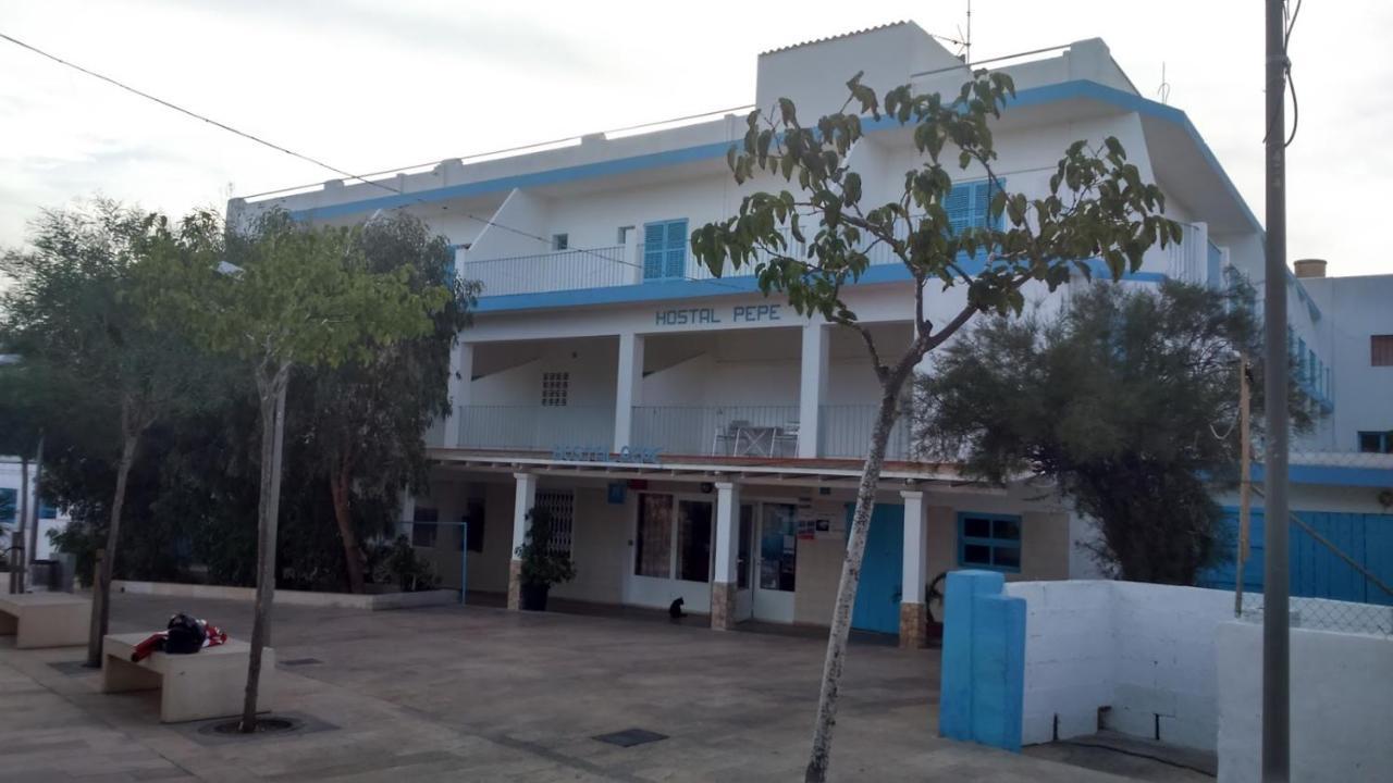 Hostal Pepe Sant Ferran de Ses Roques Bagian luar foto