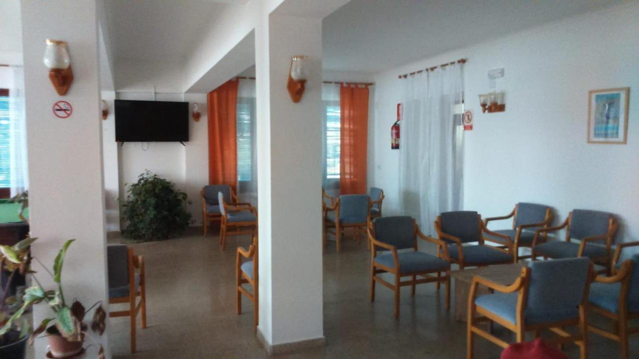 Hostal Pepe Sant Ferran de Ses Roques Bagian luar foto