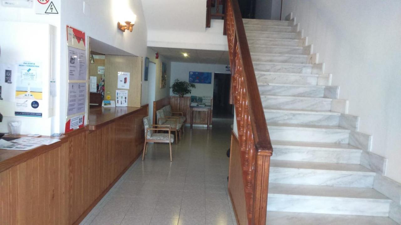 Hostal Pepe Sant Ferran de Ses Roques Bagian luar foto